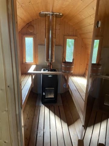Fass-Sauna von innen