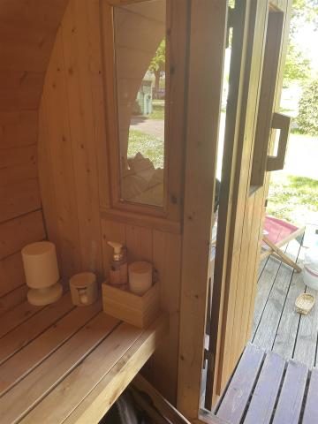 Blick aus der Fass-Sauna